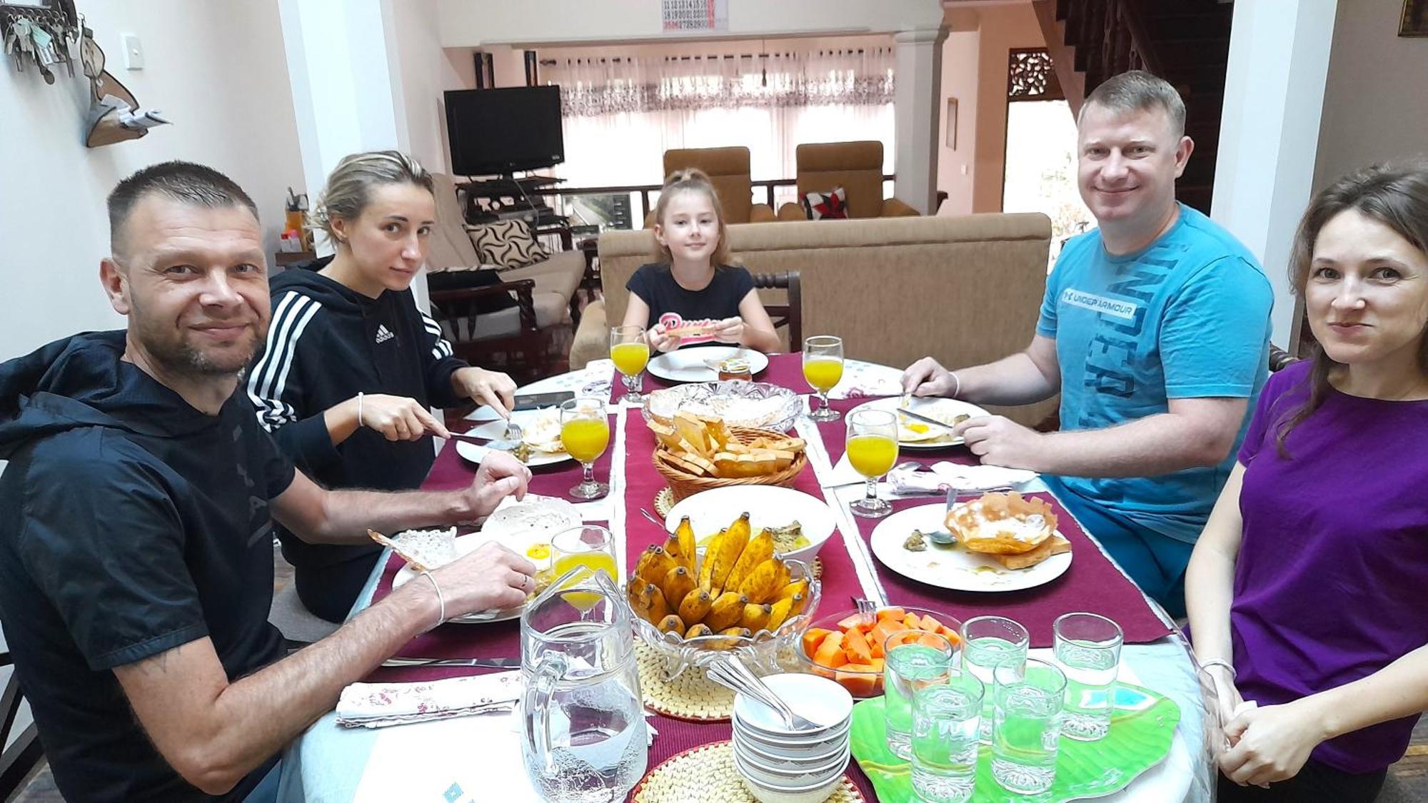 Sunset Hills Apartment Канди Екстериор снимка