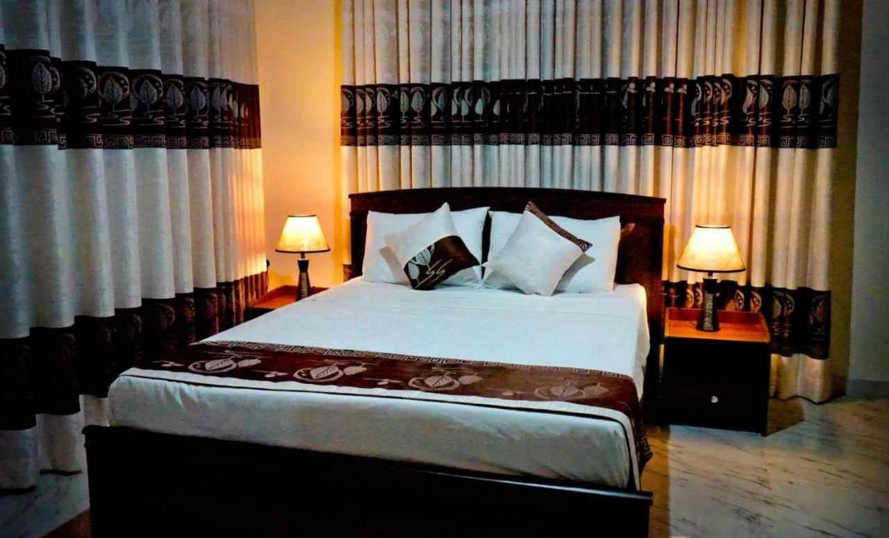 Sunset Hills Apartment Канди Екстериор снимка