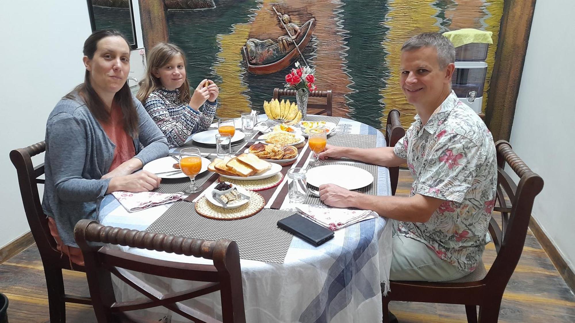 Sunset Hills Apartment Канди Екстериор снимка