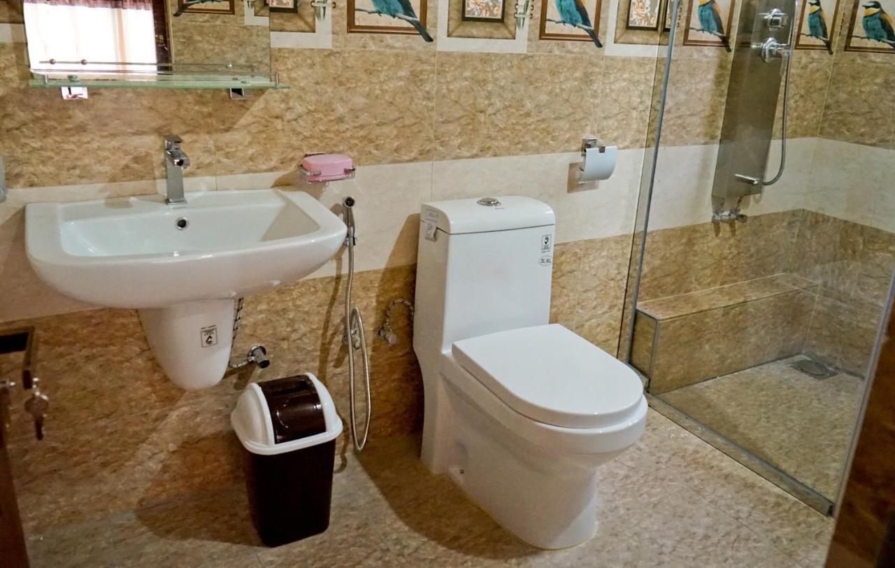 Sunset Hills Apartment Канди Екстериор снимка